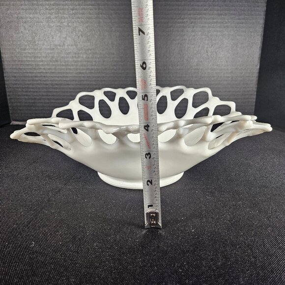 MCM Stunning Westmoreland Doric Open Lace Edge Milk Glass Oval Bowl/Fruit Bowl - Picture 11 of 11